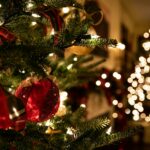 Weihnachtsglanz festlich dekorierter Weihnachtsbaum