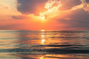 Genußmomente im Alltag - Sonnenuntergang am Meer